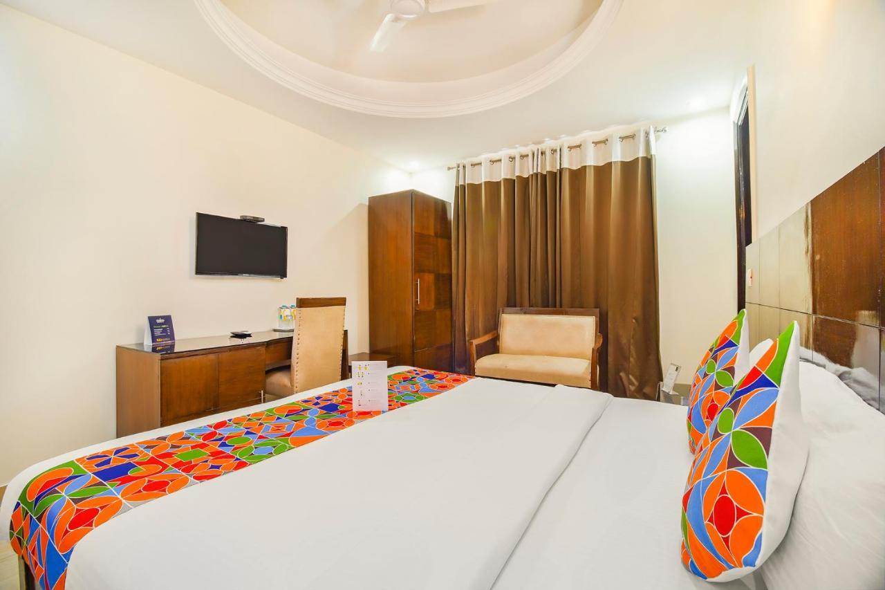 Fabhotel Marble Arch - Nr Karol Bagh Market Дели Экстерьер фото